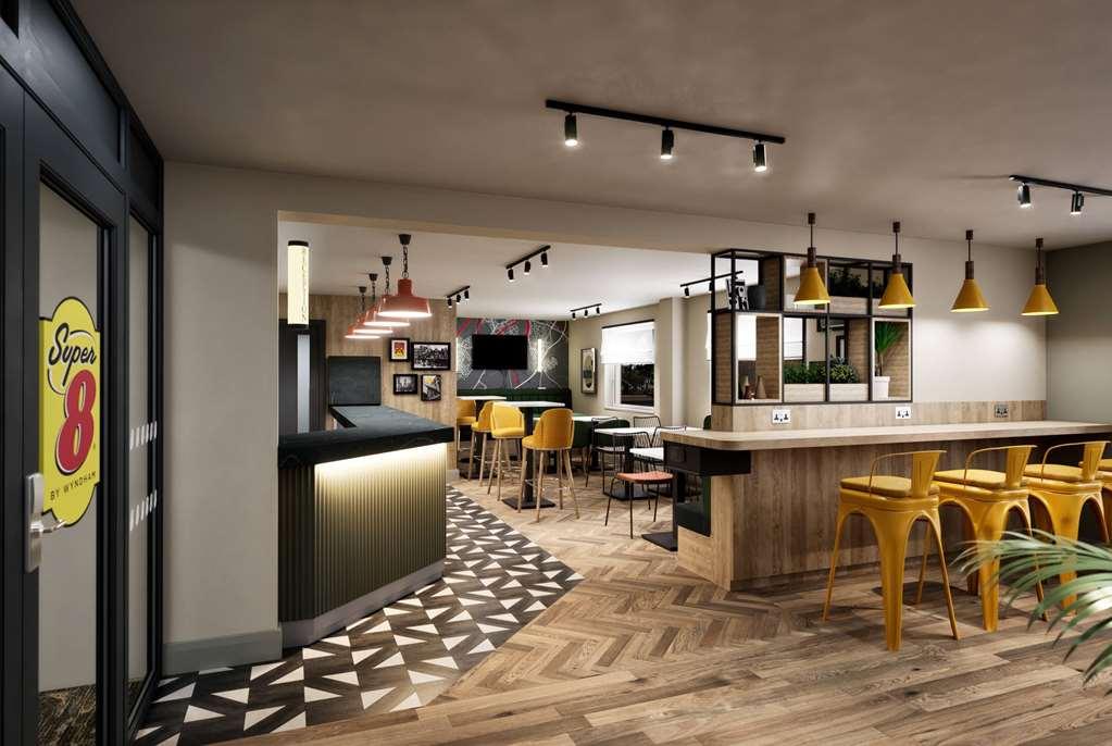 Super 8 By Wyndham East Hotel