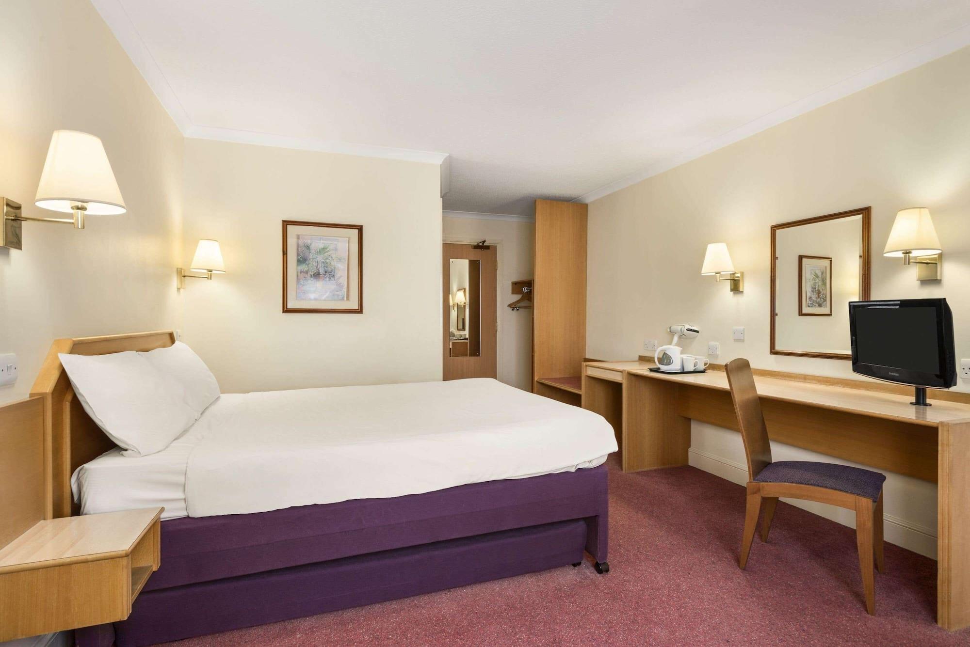 Super 8 By Wyndham East Chester