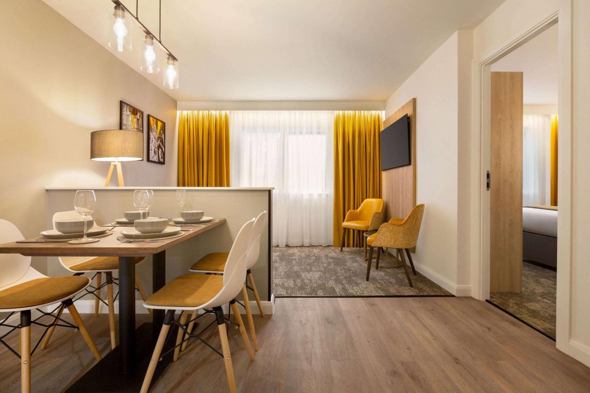 Super 8 By Wyndham East 3*